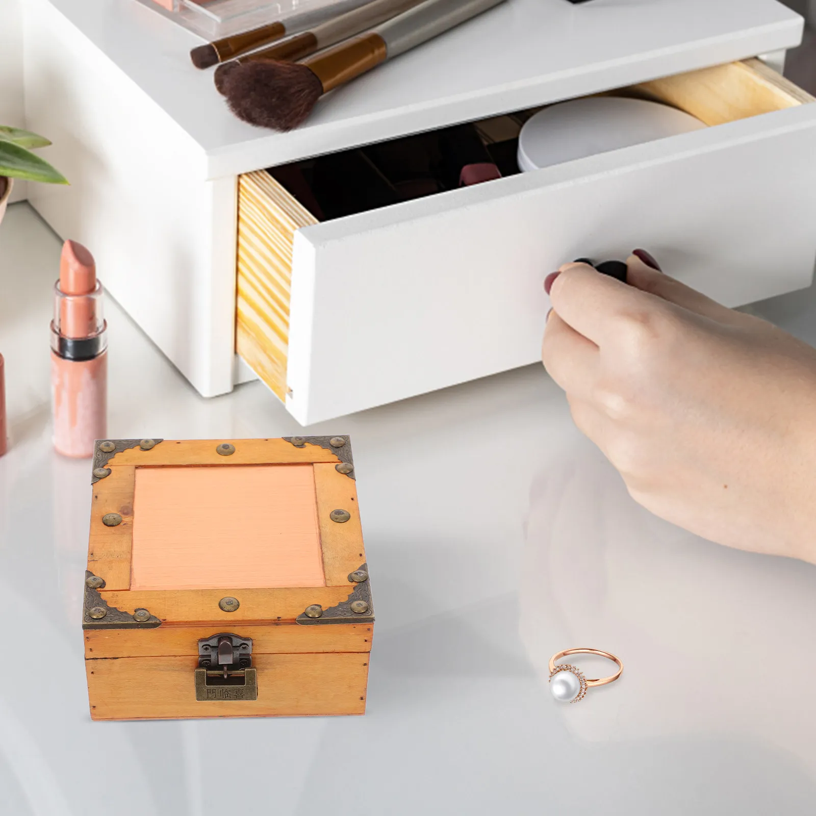 Vintage Wooden Jewelry Box Treasure Chest Decorative Lockable Storage Case for Rings Bracelets Earrings Organizer Trinket
Vintage Wooden Jewelry Box Treasure Chest Decorative Lockable Storage Case for Rings Bracelets Earrings Organizer Trinket