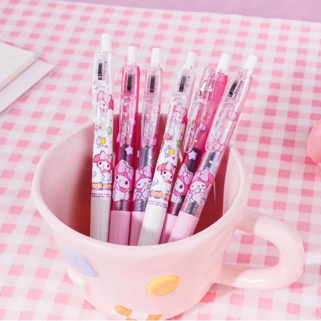 Новая модель гелевой ручки Hello Kitty, милая ручка для письма 0,5 мм, черная, канцелярские принадлежности
Новая модель гелевой ручки Hello Kitty, милая ручка для письма 0,5 мм, черная, канцелярские принадлежности