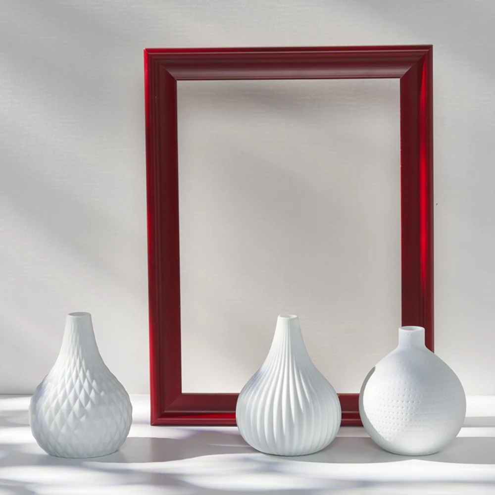 ins Modern creative Nordic ceramic vase Simple decoration Dried flower vase water raised table flower arrangement Ceramic Vase
ins Modern creative Nordic ceramic vase Simple decoration Dried flower vase water raised table flower arrangement Ceramic Vase