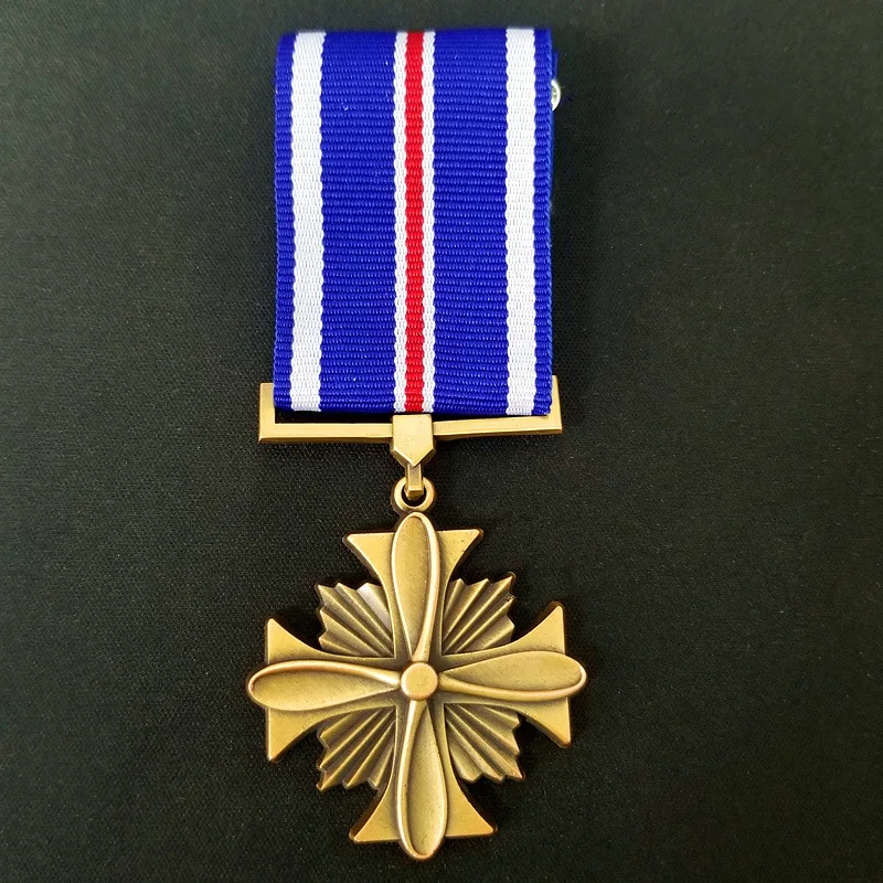 American Distinguished Flying Medal brooch, replica of antique crafts
American Distinguished Flying Medal brooch, replica of antique crafts