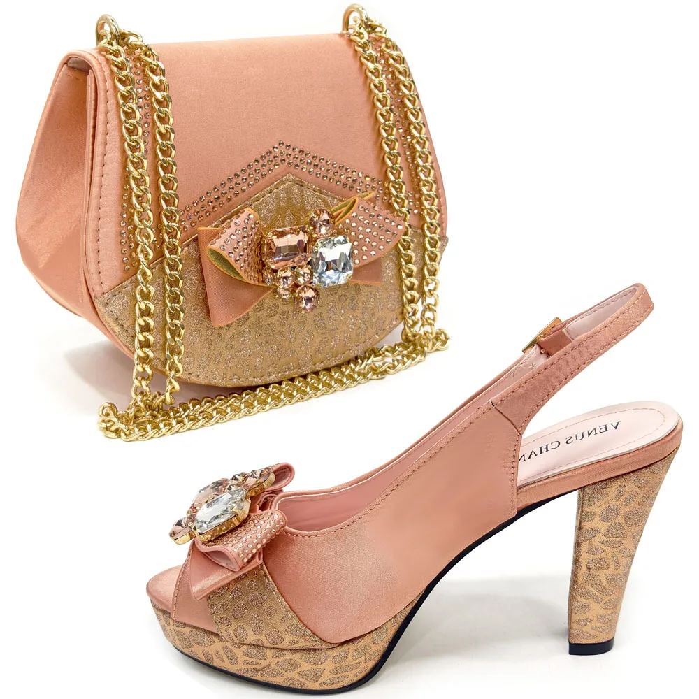 Thick-soled Waterproof Table Women's High Heels Fish Mouth Rear Empty Sandals Special-shaped Handbag, Rhinestone Party Gathering
Thick-soled Waterproof Table Women's High Heels Fish Mouth Rear Empty Sandals Special-shaped Handbag, Rhinestone Party Gathering
