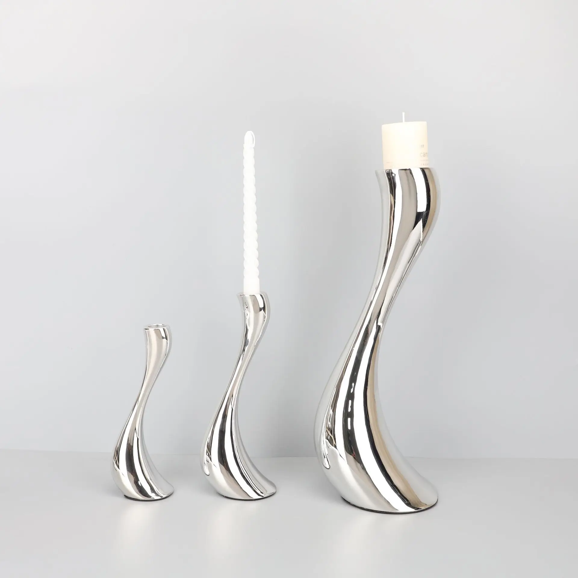 Modern Simplicity Resin Silvery Candle Holder Living Room Creative Decorative Candle Ornaments Household Candle Containers
Modern Simplicity Resin Silvery Candle Holder Living Room Creative Decorative Candle Ornaments Household Candle Containers