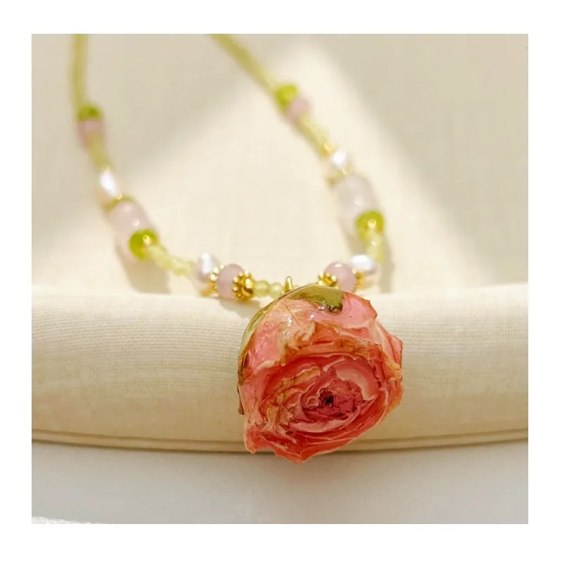 National Style Rose Pendant, Natural Stone Necklace, Fashionable and Exquisite Commuter High-end Jewelry
National Style Rose Pendant, Natural Stone Necklace, Fashionable and Exquisite Commuter High-end Jewelry