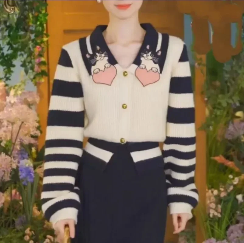 Neploe Commuter Loose Korean Style Round Neck Solid Pullover 2025 Summer Short Sleeve Simple T-Shirt Gentle Casual Female Tops
Neploe Commuter Loose Korean Style Round Neck Solid Pullover 2025 Summer Short Sleeve Simple T-Shirt Gentle Casual Female Tops