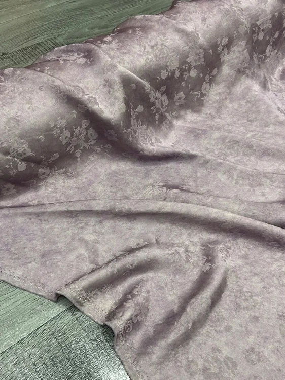 High-End Embossed Floral Acetate Silk Fabric Chinese Style Vintage Top Continuous Material Handmade DIY Home Decor
High-End Embossed Floral Acetate Silk Fabric Chinese Style Vintage Top Continuous Material Handmade DIY Home Decor