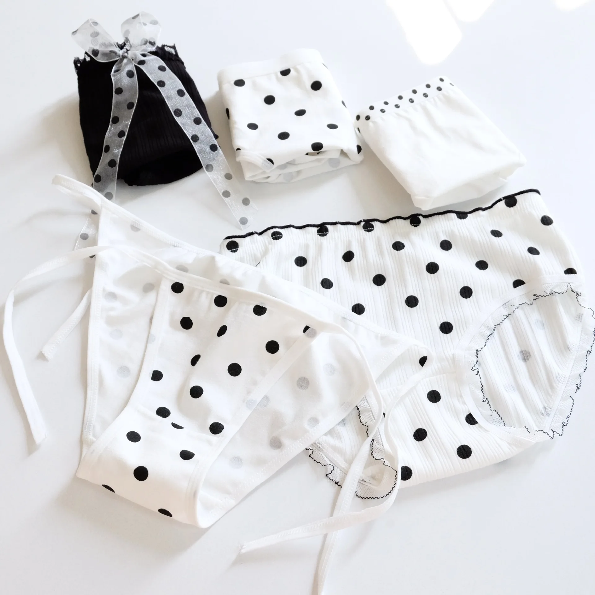new girls underwear 5pc/lot cotton dot middle waist briefs young girl panties black Teenagers wholesales students
new girls underwear 5pc/lot cotton dot middle waist briefs young girl panties black Teenagers wholesales students