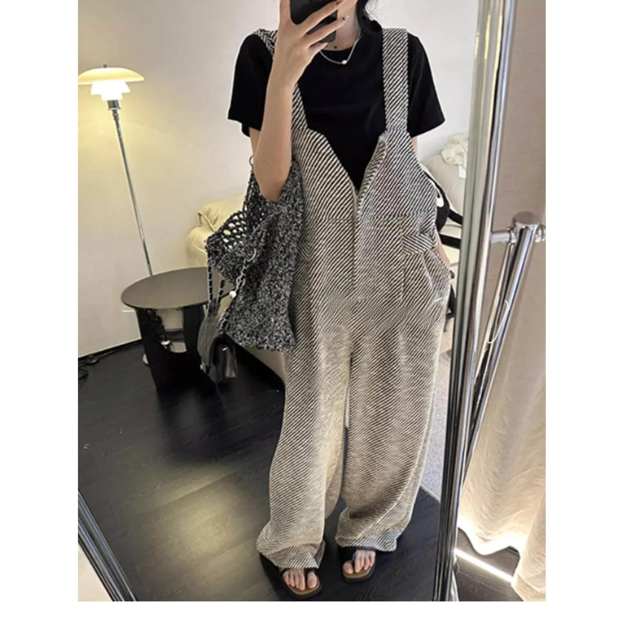 Rouje Renksy винтажный дизайн Twill iny широкие комбинезоны женские свободные осенне-зимние повседневные костюмы повседневная одежда
Rouje Renksy винтажный дизайн Twill iny широкие комбинезоны женские свободные осенне-зимние повседневные костюмы повседневная одежда