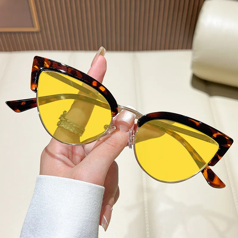 Neutral Fashion Cat-eye Half Frame Night Vision Anti-blue Light Glasses Advanced Sense Night Vision Glasses HD Computer Glasses
Neutral Fashion Cat-eye Half Frame Night Vision Anti-blue Light Glasses Advanced Sense Night Vision Glasses HD Computer Glasses