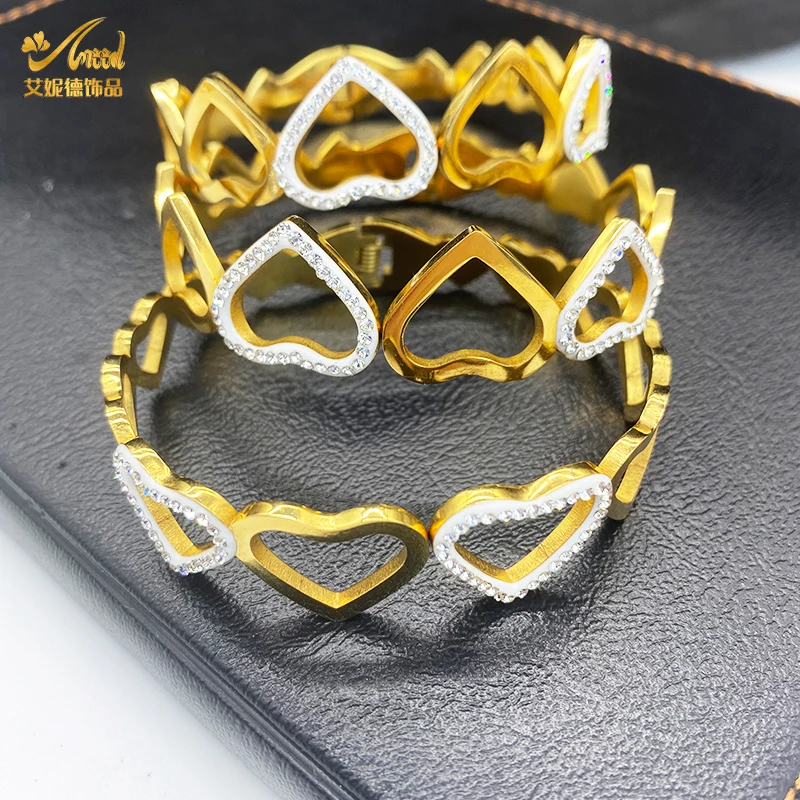 Delicate Stainless Steel Cubic Zirconia Heart Square Charm Bracelet Gold Plated Bangles Bracelets for Women Jewelry Party Gifts
Delicate Stainless Steel Cubic Zirconia Heart Square Charm Bracelet Gold Plated Bangles Bracelets for Women Jewelry Party Gifts