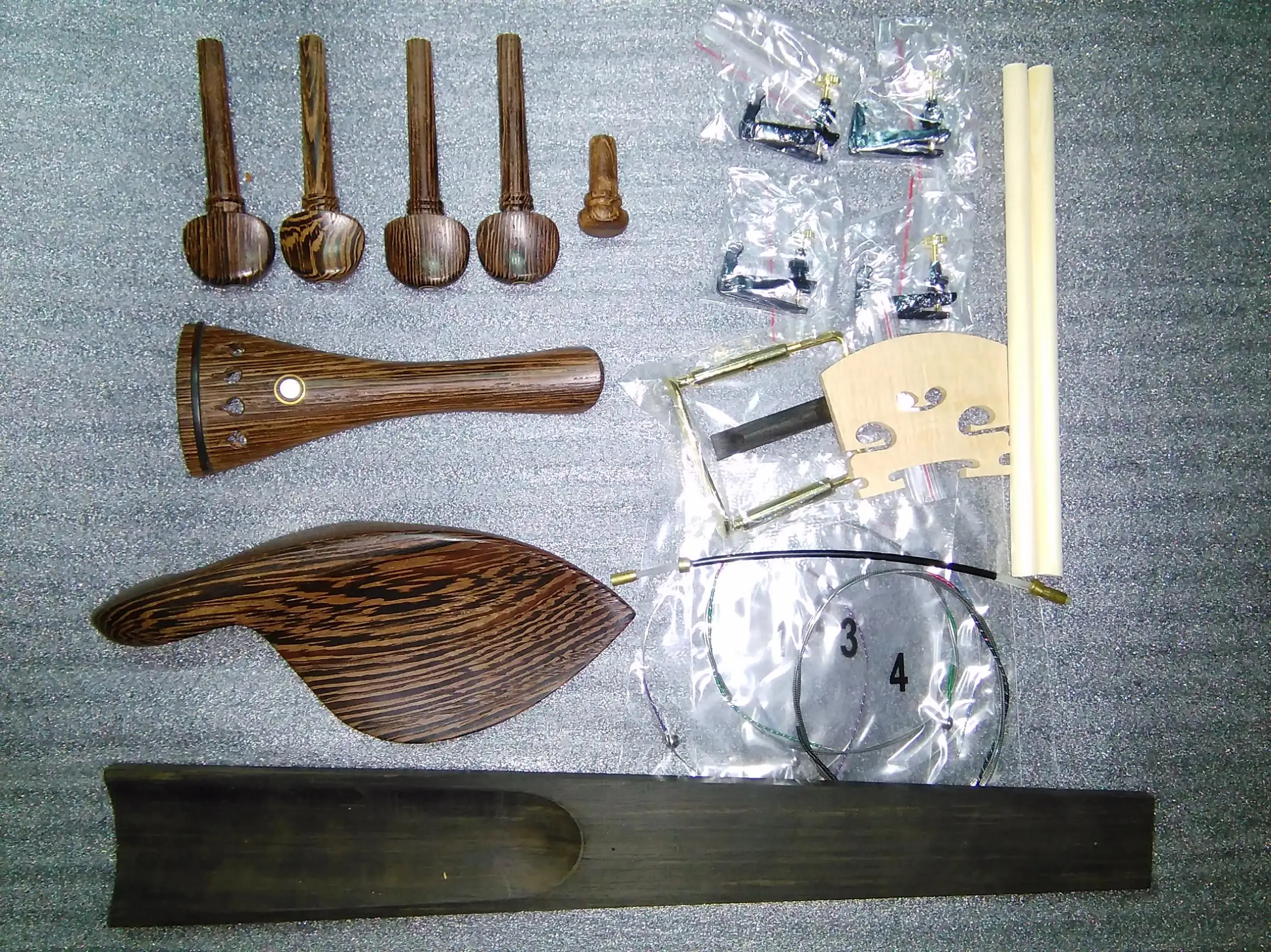1 SET WENGE OF Violin Fitting 4/4 with Bridge Sound Post String Chin Rest Screw NylonTail gut
1 SET WENGE OF Violin Fitting 4/4 with Bridge Sound Post String Chin Rest Screw NylonTail gut