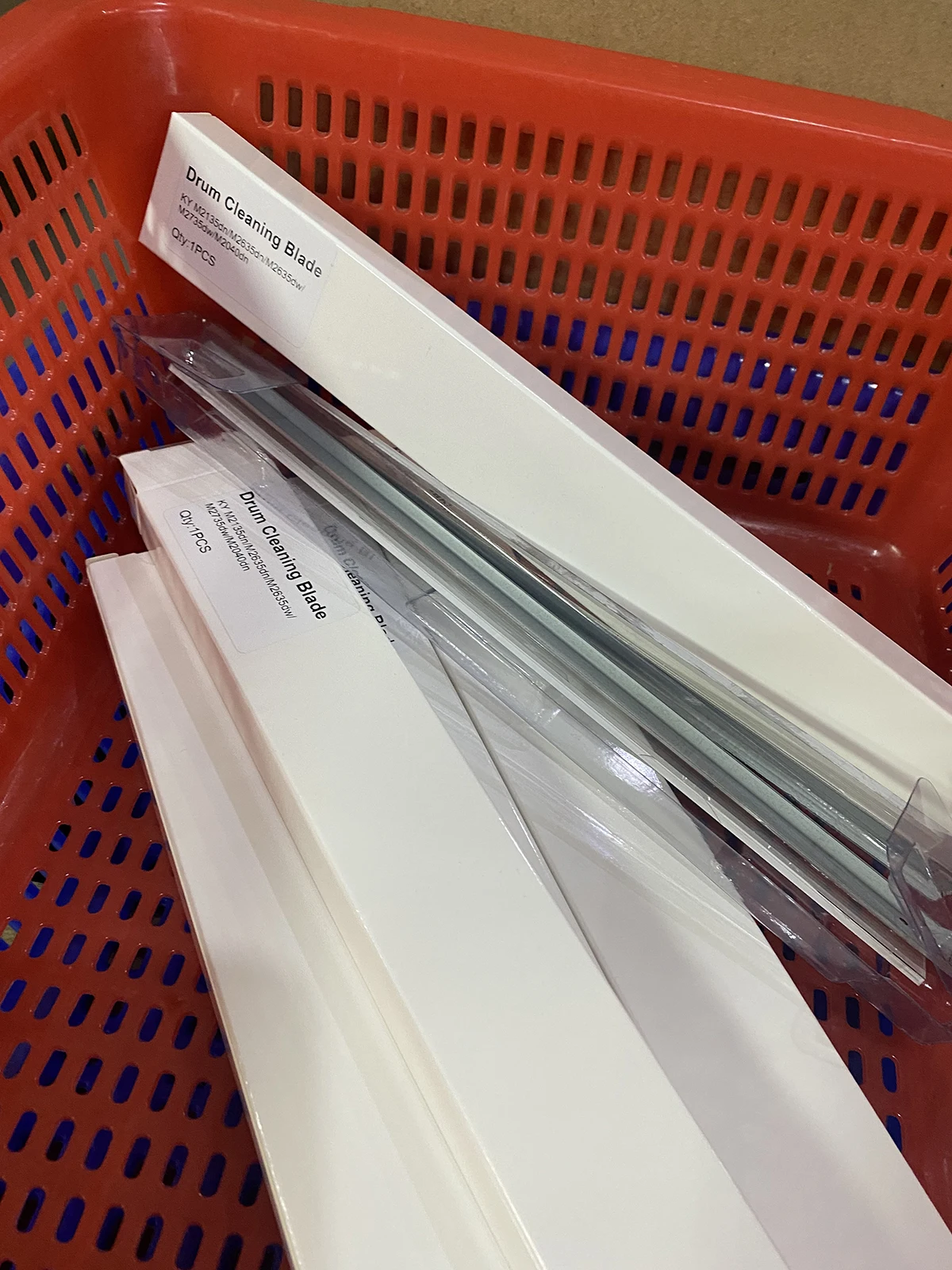 1X 302RV93010 DK1150 M2040dn Лезвие для чистки барабана для Kyocera M2040 P2235 M2135 P2040 P2335 M2540 M2235 M2635 M2640 M2735 M2835 
1X 302RV93010 DK1150 M2040dn Лезвие для чистки барабана для Kyocera M2040 P2235 M2135 P2040 P2335 M2540 M2235 M2635 M2640 M2735 M2835