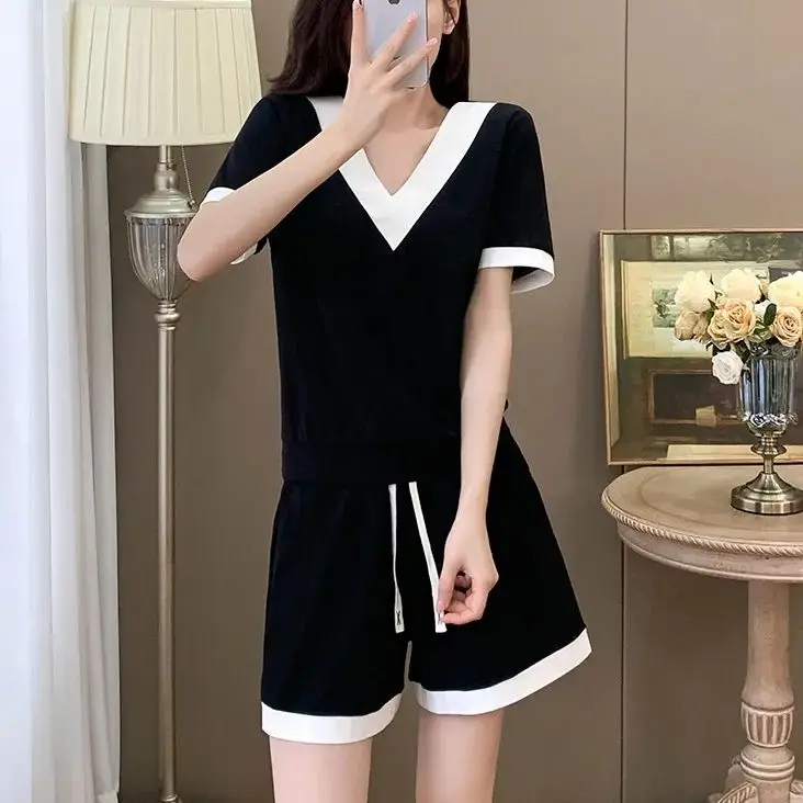 Summer Large Size Loose Contrasting Shorts Two-piece Set Pure Cotton Fashionable Casual Sports Suit for Women
Summer Large Size Loose Contrasting Shorts Two-piece Set Pure Cotton Fashionable Casual Sports Suit for Women