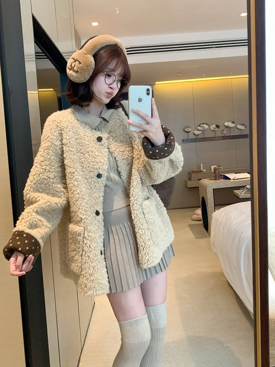 CallmeEar Thiened Lamb Fur Coat Women's Winter Warm Top Tea Milk Dot Design Sense Outerwear Straight Tube Commute Sle
CallmeEar Thiened Lamb Fur Coat Women's Winter Warm Top Tea Milk Dot Design Sense Outerwear Straight Tube Commute Sle