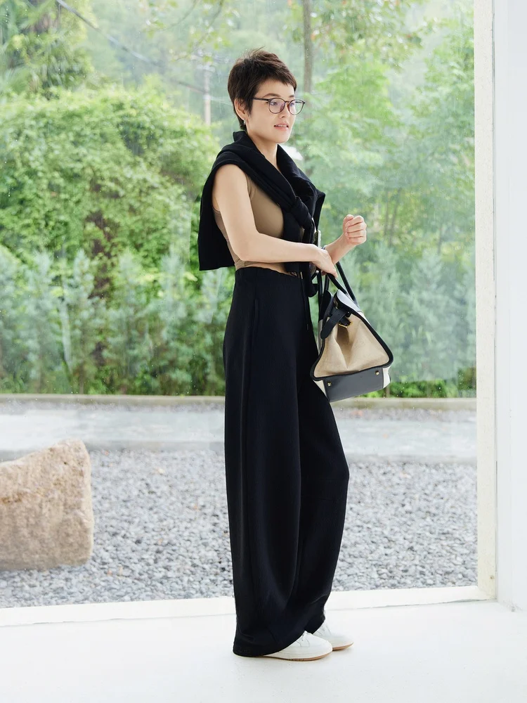 Женский спортивный костюм MsDidion: теплый, эластичный, с длинными рукавами и брюками, осенняя коллекция 2025, с оригинальной текстурой, для дождливой погоды
Женский спортивный костюм MsDidion: теплый, эластичный, с длинными рукавами и брюками, осенняя коллекция 2025, с оригинальной текстурой, для дождливой погоды