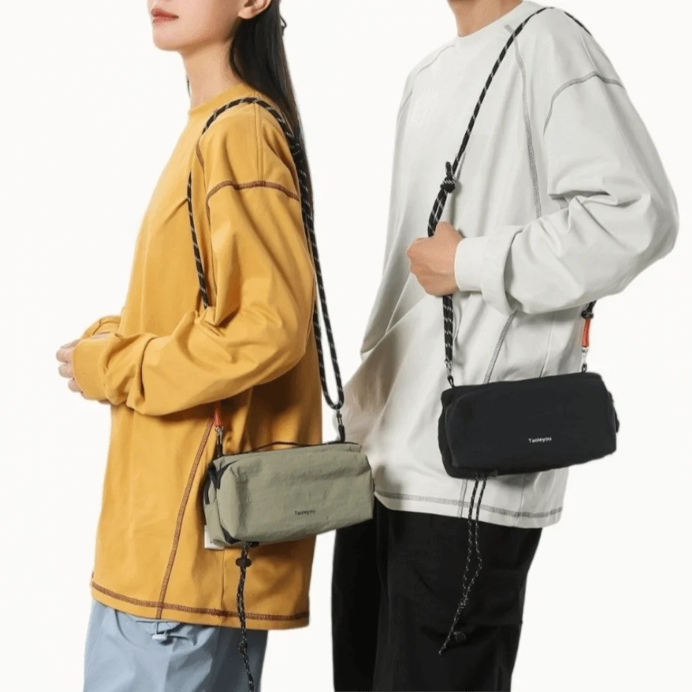 Multi-layered Single Shoulder Bag Korean Style Solid Color Oxford Cloth Crossbody Bag Phone Purse Lightweight Water Bottle Bag
Multi-layered Single Shoulder Bag Korean Style Solid Color Oxford Cloth Crossbody Bag Phone Purse Lightweight Water Bottle Bag