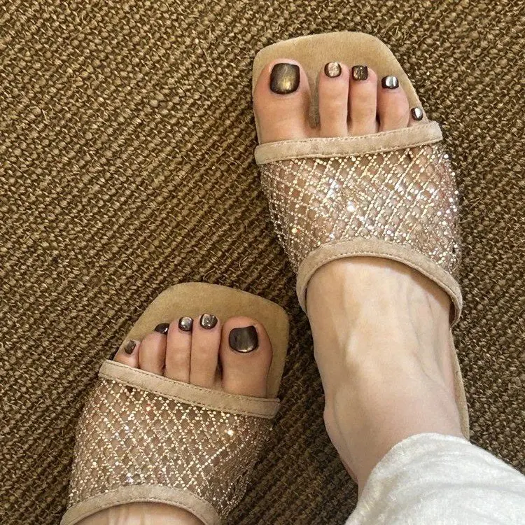 Women's New Luxury Brand Toe Flat Bottom Sandals Hollow Short Boots Water Diamond Sexy Flat Bottom Shoes slippers
Women's New Luxury Brand Toe Flat Bottom Sandals Hollow Short Boots Water Diamond Sexy Flat Bottom Shoes slippers