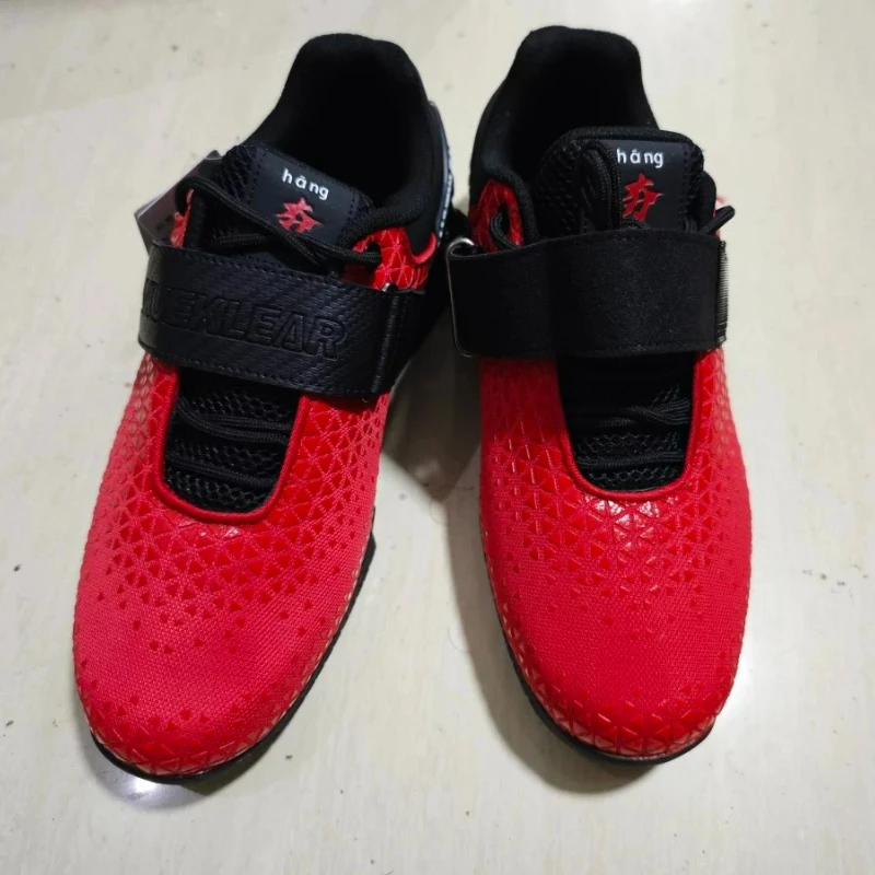 2025 New Weight Lifting Shoes Men Women Black Red Squat Hard Pull Shoes for Unisex Designer Indoor Gym Shoes Couples Sport Shoe
2025 New Weight Lifting Shoes Men Women Black Red Squat Hard Pull Shoes for Unisex Designer Indoor Gym Shoes Couples Sport Shoe
