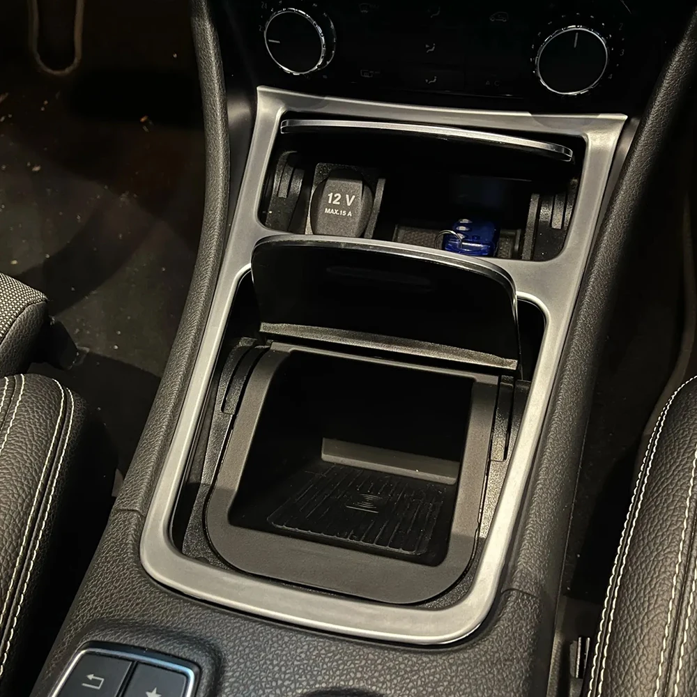 15W Car wireless charger For Mercedes Benz W176 X156 C177 GLA CLA A B Class 2014-2018 phone Holder fast charging Interior
15W Car wireless charger For Mercedes Benz W176 X156 C177 GLA CLA A B Class 2014-2018 phone Holder fast charging Interior
