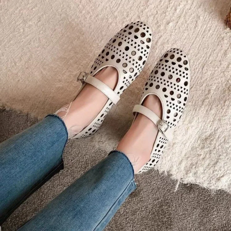 Round Toe One-Strap Single Shoes PU Leather Shallow Low-Cut Square Heel Rubber Sole Low Heel Less3cm Women's Comfort Dress Shoes
Round Toe One-Strap Single Shoes PU Leather Shallow Low-Cut Square Heel Rubber Sole Low Heel Less3cm Women's Comfort Dress Shoes