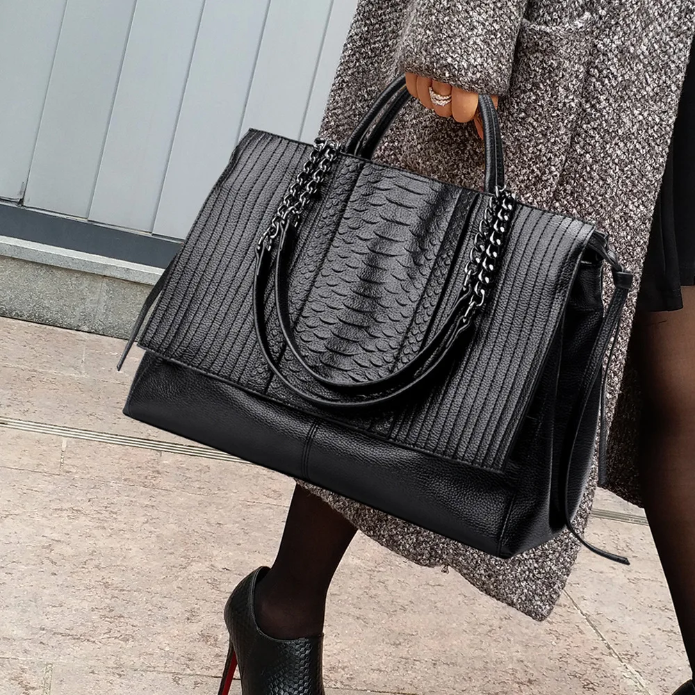 New Large Capaci Leather Handbag Luxury mat Bla Crossbody Bag for Women Casual Ele Tote Bag with Magnetic Bule
New Large Capaci Leather Handbag Luxury mat Bla Crossbody Bag for Women Casual Ele Tote Bag with Magnetic Bule