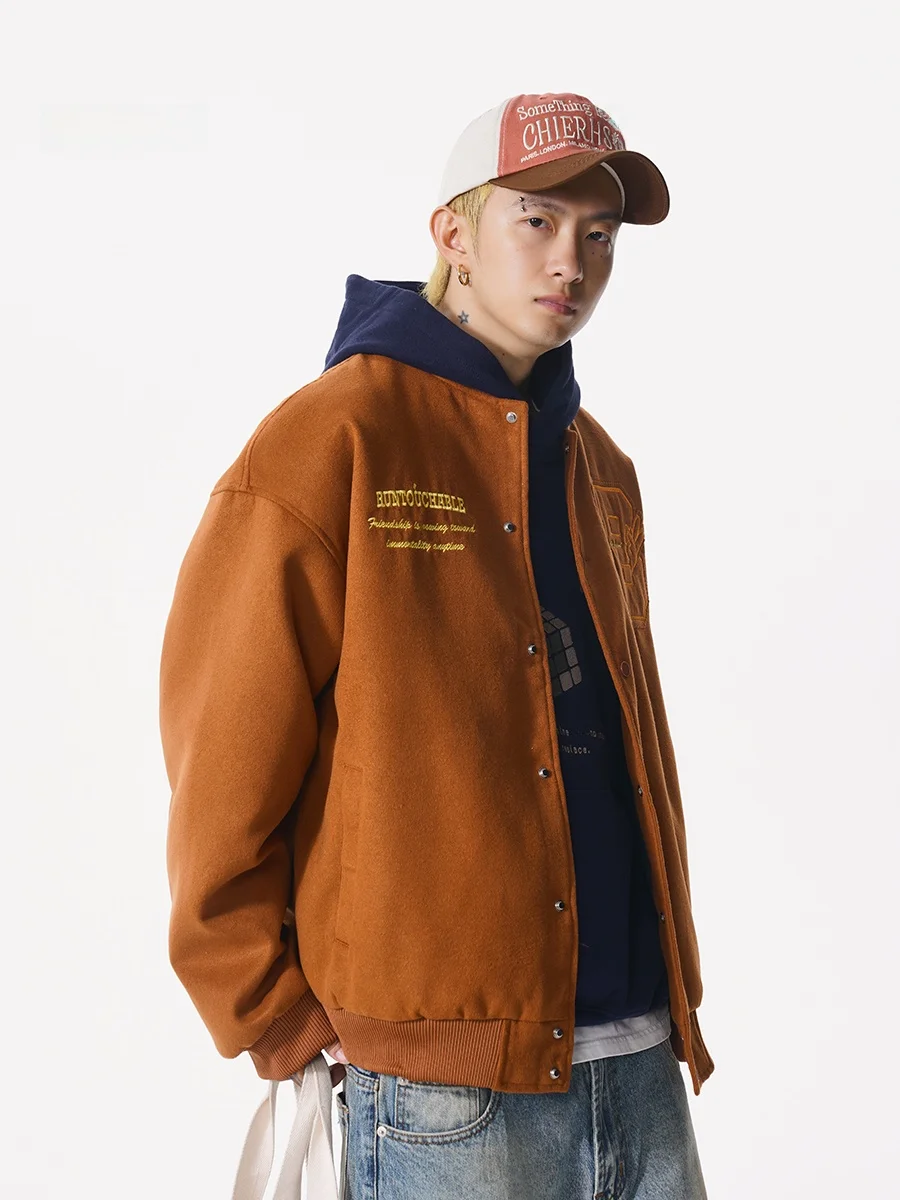 Мужская бейсбольная куртка American Sle с вышивкой, весенне-осеннее модное повседневное шерстяное пальто, куртка-бомбер, трендовый бренд
Мужская бейсбольная куртка American Sle с вышивкой, весенне-осеннее модное повседневное шерстяное пальто, куртка-бомбер, трендовый бренд