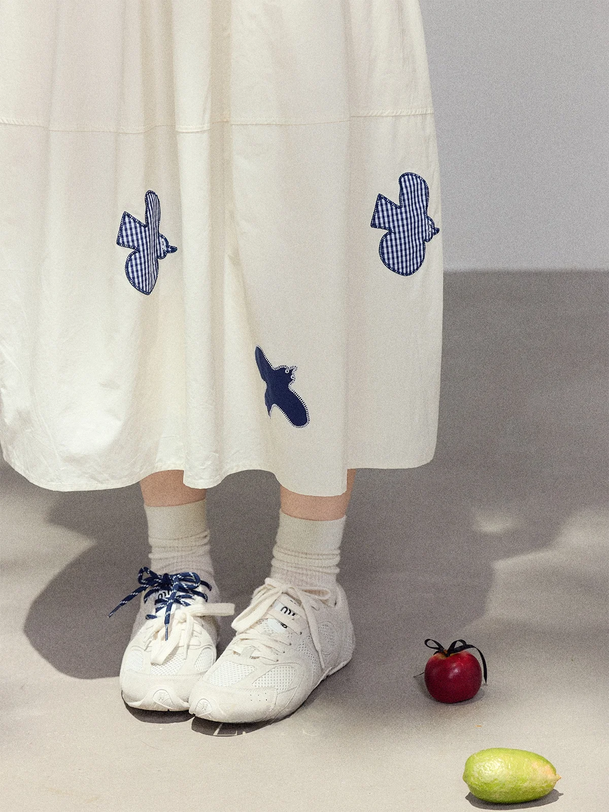 Весна 2026: Новая женская юбка миди А-силуэта персикового цвета, маленький размер, очень красивая, с высокой талией, широким подолом, для повседневной носки, в корейском стиле
Весна 2026: Новая женская юбка миди А-силуэта персикового цвета, маленький размер, очень красивая, с высокой талией, широким подолом, для повседневной носки, в корейском стиле