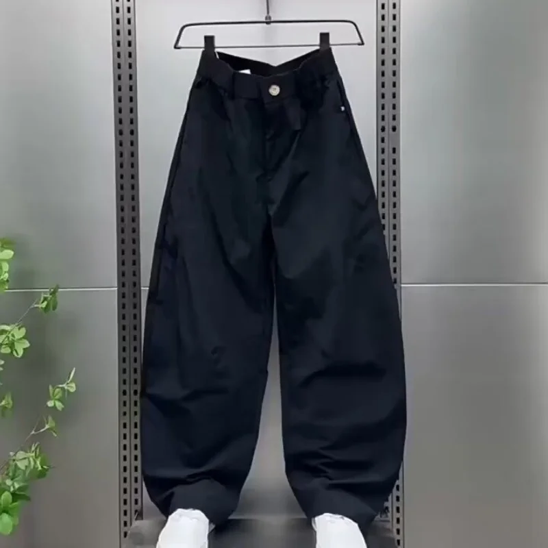 Men's Trendy Splicing Design Casual Pants Autumn Winter 2025 Fashionable Cool Workwear Curved Knife Pants
Men's Trendy Splicing Design Casual Pants Autumn Winter 2025 Fashionable Cool Workwear Curved Knife Pants