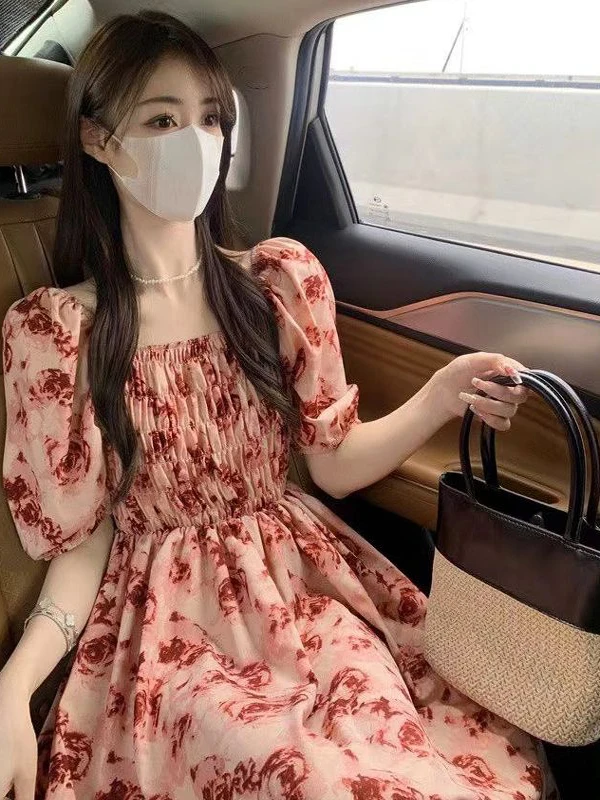 Elegant Summer Women's Dress High Waist Midi Skirt Water Ink Diffusion Rose Flower Pleated Waist Inward Short Sleeve Dress
Elegant Summer Women's Dress High Waist Midi Skirt Water Ink Diffusion Rose Flower Pleated Waist Inward Short Sleeve Dress