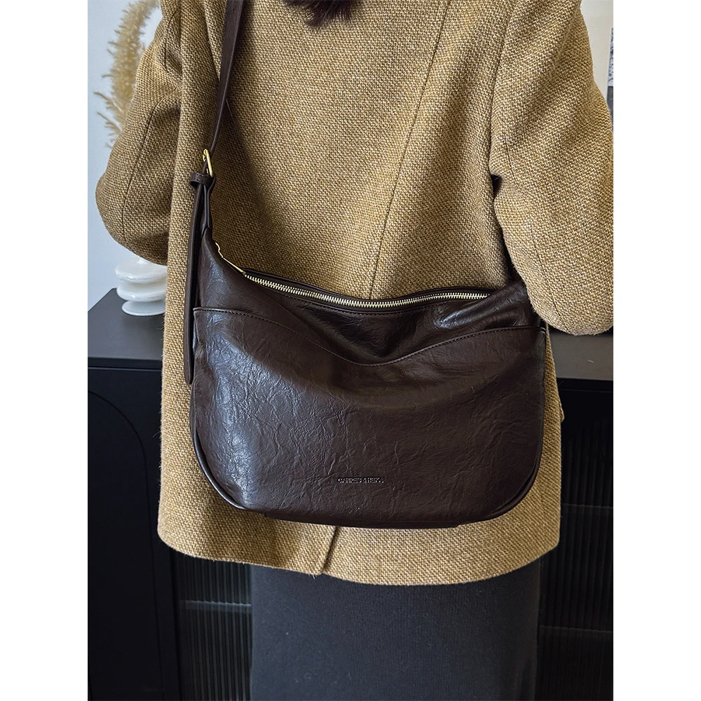 Vintage Women Shoulder Bags Solid Pu Leather Large Capacity Tote Bags Female Versatile Casual Commute Messenger Packs Handle Bag
Vintage Women Shoulder Bags Solid Pu Leather Large Capacity Tote Bags Female Versatile Casual Commute Messenger Packs Handle Bag