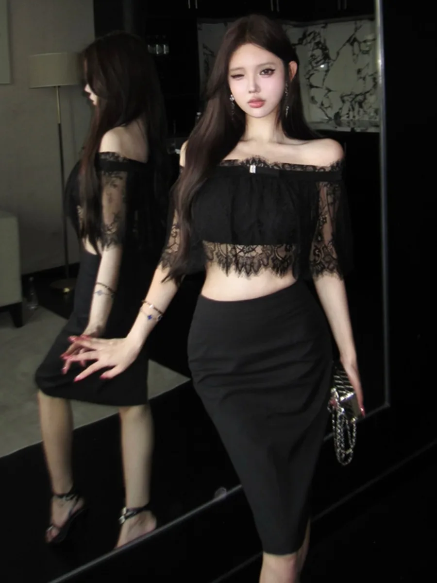 Sexy Pure Desire Lace Splice Two-Piece Set Women's Summer Black Elegance Ensemble Versatile Top Half Skirt Fashionable Outfit
Sexy Pure Desire Lace Splice Two-Piece Set Women's Summer Black Elegance Ensemble Versatile Top Half Skirt Fashionable Outfit