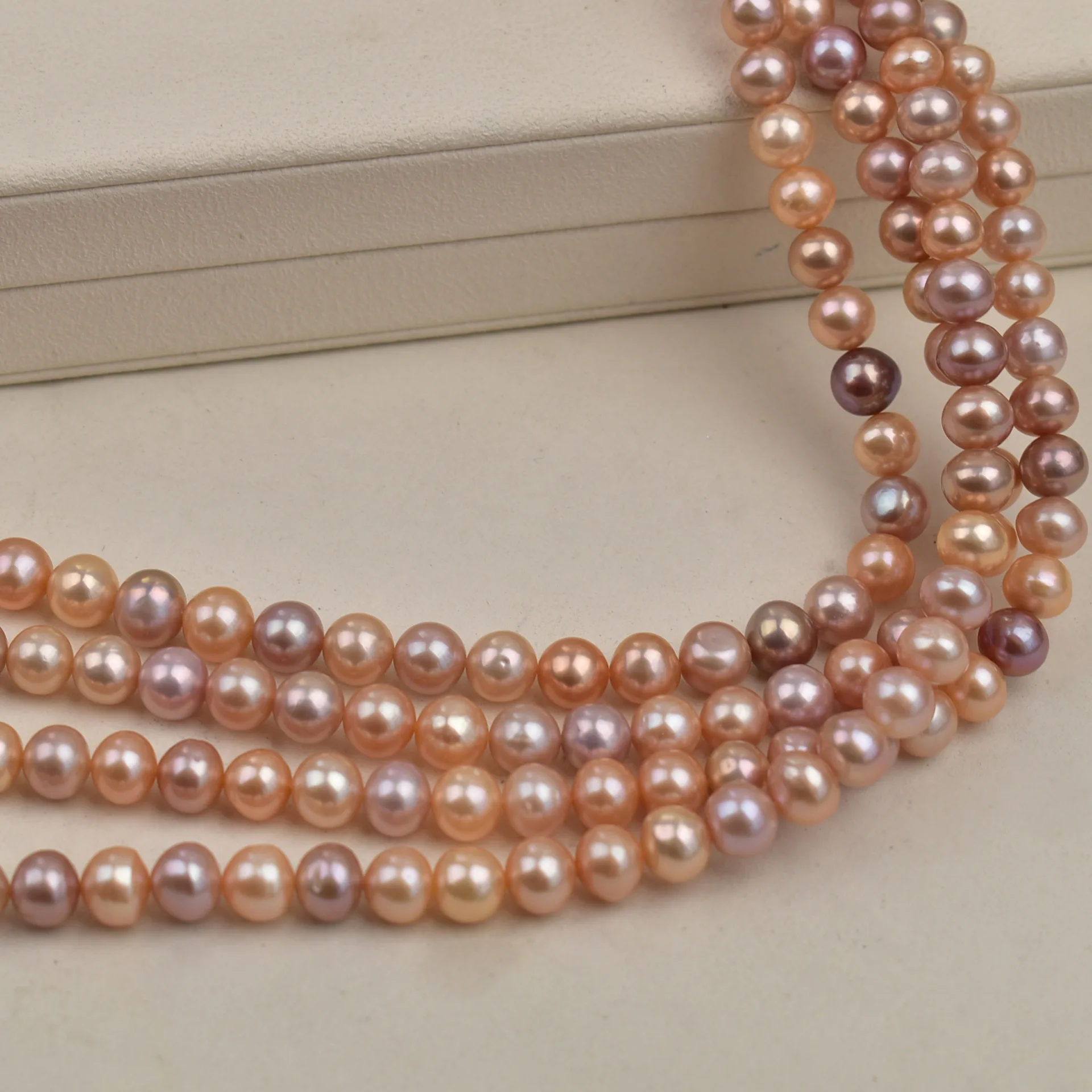 Candy Colored 8-9mm Freshwater Pearl Loose Beads for Making DIY Bracelet Necklace Jewelry Accessories Handmade 1 Strand 40cm
Candy Colored 8-9mm Freshwater Pearl Loose Beads for Making DIY Bracelet Necklace Jewelry Accessories Handmade 1 Strand 40cm