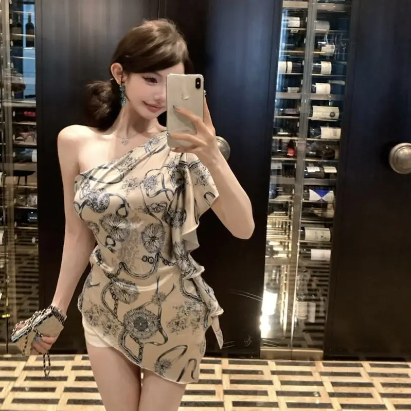Gagarich Antique Pattern Design Satin Sloping Shoulder Top Women Summer New Style Temperament Irregular Printed Small Shirt
Gagarich Antique Pattern Design Satin Sloping Shoulder Top Women Summer New Style Temperament Irregular Printed Small Shirt