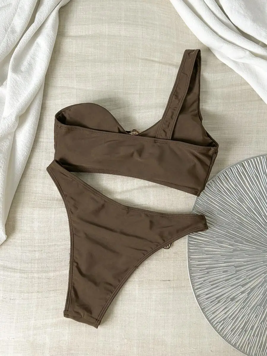 Solid Color Metal Accent One Shoulder Bikini Set For Women Summer Beachwear
Solid Color Metal Accent One Shoulder Bikini Set For Women Summer Beachwear