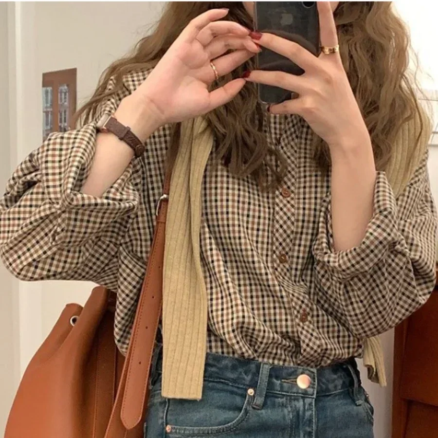 Turn-down Collar Shirt Women Brown Plaid Vintage Simple Elegant Female Long Sleeve Preppy Style Tops All-match Wooden-Buttons
Turn-down Collar Shirt Women Brown Plaid Vintage Simple Elegant Female Long Sleeve Preppy Style Tops All-match Wooden-Buttons