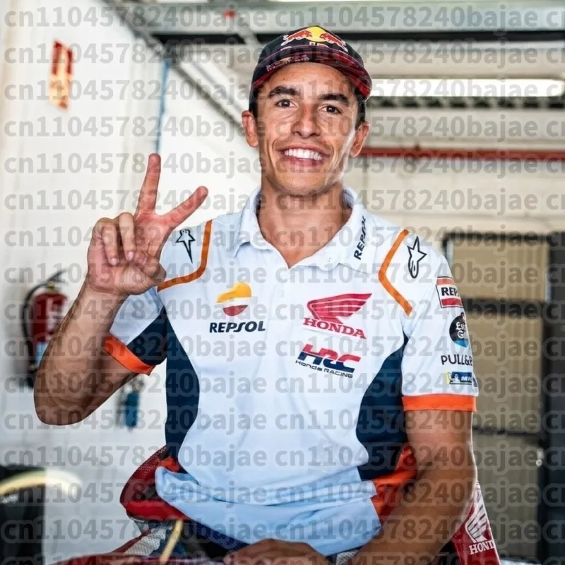 Лето 2025 г., новинка, хит продаж, мотоциклетная гоночная рубашка-поло Honda, трендовая рубашка-поло, повседневный уличный уличный повседневный удобный мужской топ
Лето 2025 г., новинка, хит продаж, мотоциклетная гоночная рубашка-поло Honda, трендовая рубашка-поло, повседневный уличный уличный повседневный удобный мужской топ