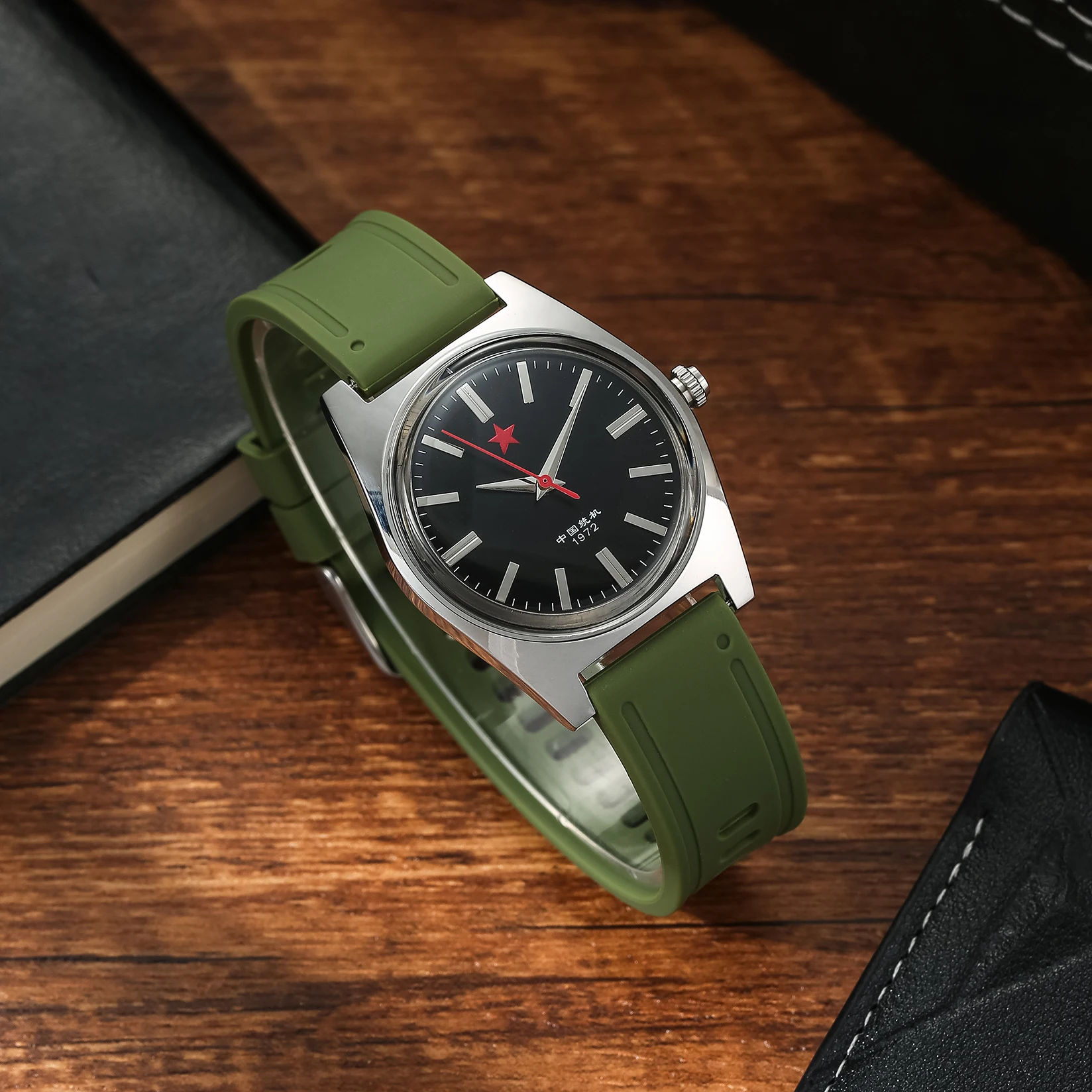 Men's Hand-Wind Mechanical Watch 7120 Waterproof Bauhaus Design Watch for Men wholesale
Men's Hand-Wind Mechanical Watch 7120 Waterproof Bauhaus Design Watch for Men wholesale