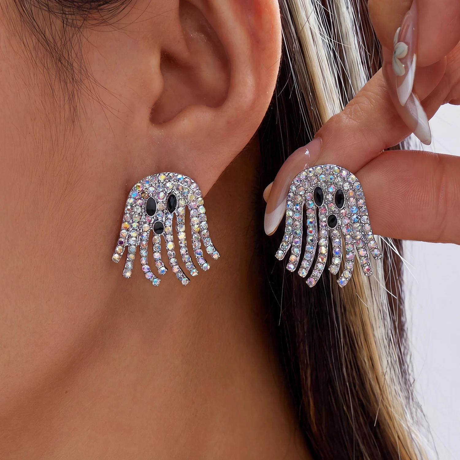 Halloween Cute Ghost Dangle Earrings For Women Goth Punk Full Rhinestone Bling Tassel Drop Earring Party Jewelry Accessories
Halloween Cute Ghost Dangle Earrings For Women Goth Punk Full Rhinestone Bling Tassel Drop Earring Party Jewelry Accessories