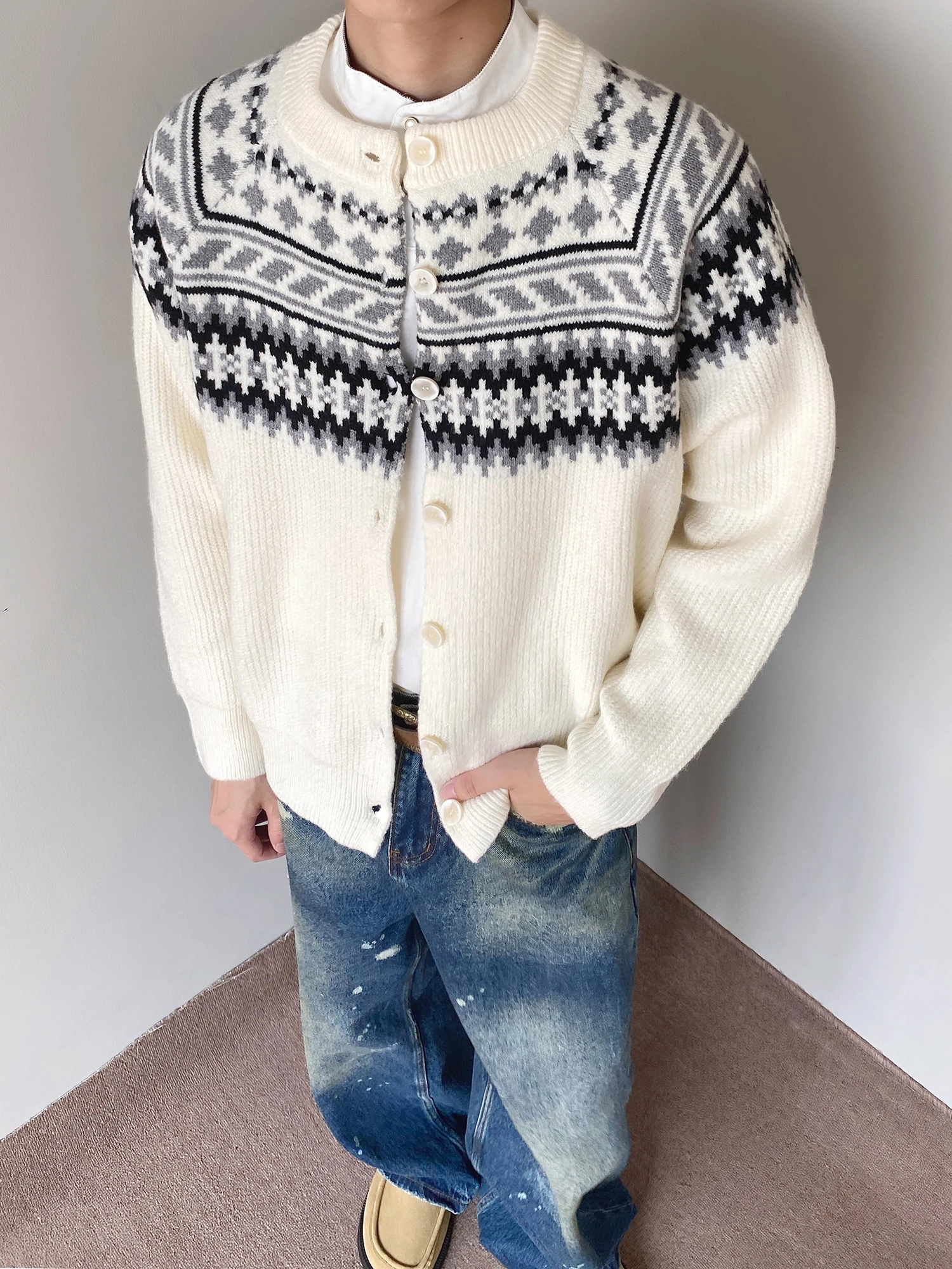 Retro American Knitted Sweater Fair Isle Embroidery Casual Loose Men's Open Cardigan Coat Soft Long Sve round Ne Warm Br...
Retro American Knitted Sweater Fair Isle Embroidery Casual Loose Men's Open Cardigan Coat Soft Long Sve round Ne Warm Br...