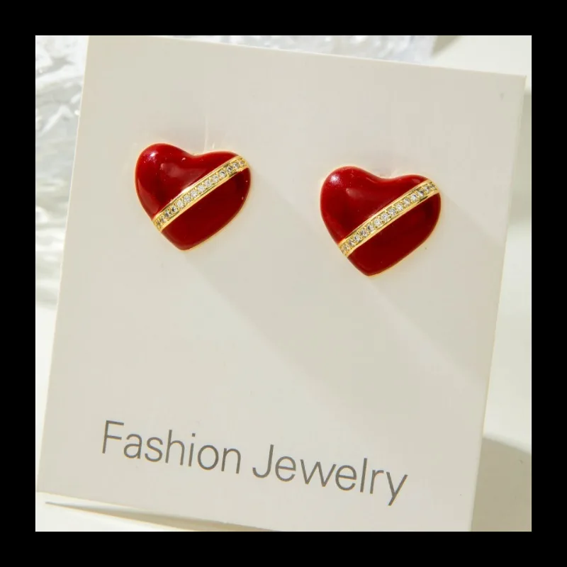 Accessories, Autumn and Winter Retro Diamond-encrusted Peach Heart Earrings, Light Luxury and High-end Valentine's Day Red Love
Accessories, Autumn and Winter Retro Diamond-encrusted Peach Heart Earrings, Light Luxury and High-end Valentine's Day Red Love