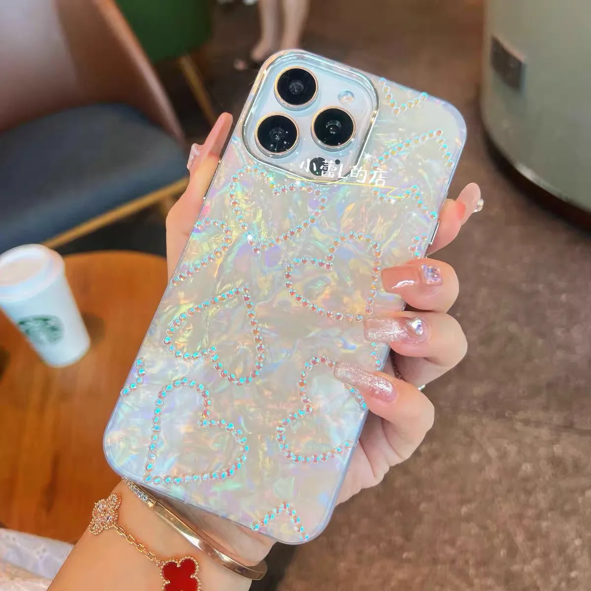 Customized laser-engraved heart-shaped rhinestone all-inclusive phone case, suitable for iPhone
Customized laser-engraved heart-shaped rhinestone all-inclusive phone case, suitable for iPhone