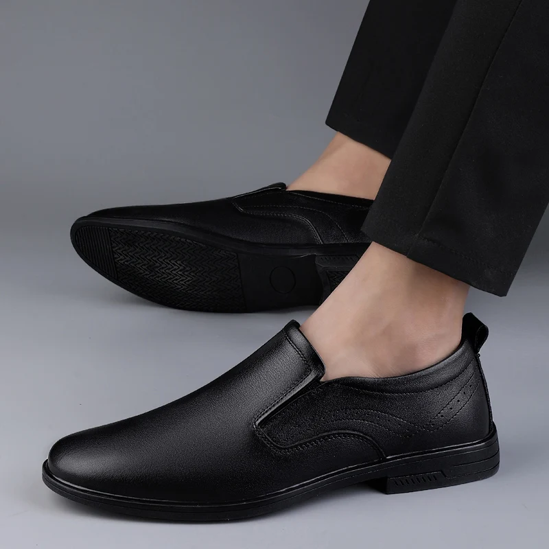 Устойчивые кожаные деловые туфли, мужские кроссовки, мужская прогулочная обувь на легкой подошве, офисная рабочая одежда для дневного использования
Устойчивые кожаные деловые туфли, мужские кроссовки, мужская прогулочная обувь на легкой подошве, офисная рабочая одежда для дневного использования