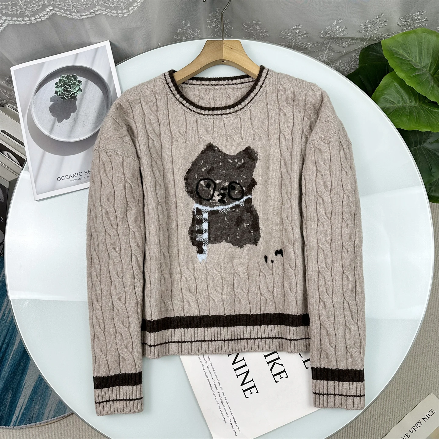 Модный трикотажный свитер McSystem 2025 осень-зима с круглым вырезом, мультяшной вышивкой, антивозрастным эффектом и цветными блоками на рукавах, персонализированный дизайн
Модный трикотажный свитер McSystem 2025 осень-зима с круглым вырезом, мультяшной вышивкой, антивозрастным эффектом и цветными блоками на рукавах, персонализированный дизайн