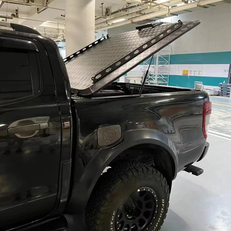 High Quality Accessories Aluminum Roller Lid Shutter Pickup Truck Bed Tonneau Cover Landcrusier Lc79 Single Row
High Quality Accessories Aluminum Roller Lid Shutter Pickup Truck Bed Tonneau Cover Landcrusier Lc79 Single Row