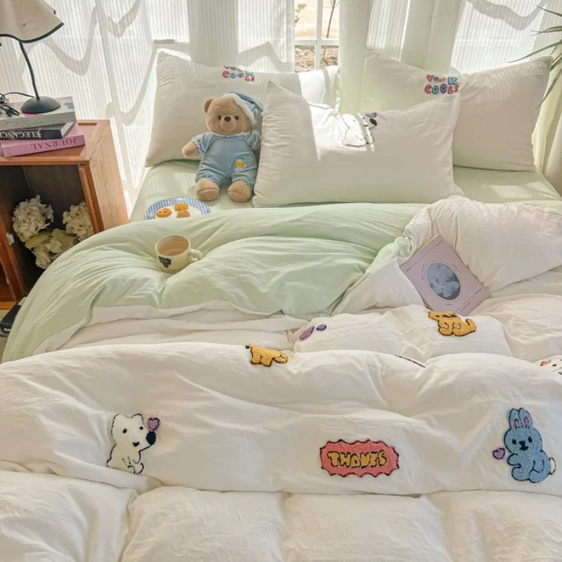 New A-class all cotton four piece set, super soft cotton towels, embroidered bed sheets, duvet covers, dormitory washable cotton
New A-class all cotton four piece set, super soft cotton towels, embroidered bed sheets, duvet covers, dormitory washable cotton