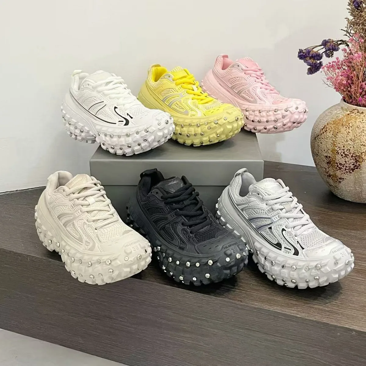 Unisex 6.5CM Thick Soled Rivet Dad Shoes Women Man New Casual Height Increasing Sports Shoes Couples Retro Punk Running Shoes
Unisex 6.5CM Thick Soled Rivet Dad Shoes Women Man New Casual Height Increasing Sports Shoes Couples Retro Punk Running Shoes