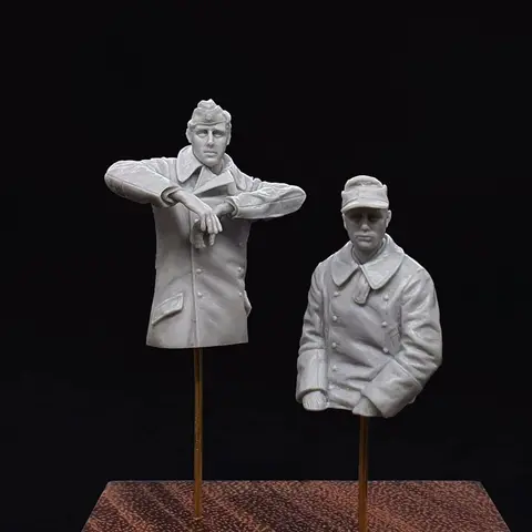 1/35 Radio Operator and Driver, Resin Model figure soldier, Military themes, Unassembled and unpainted kit