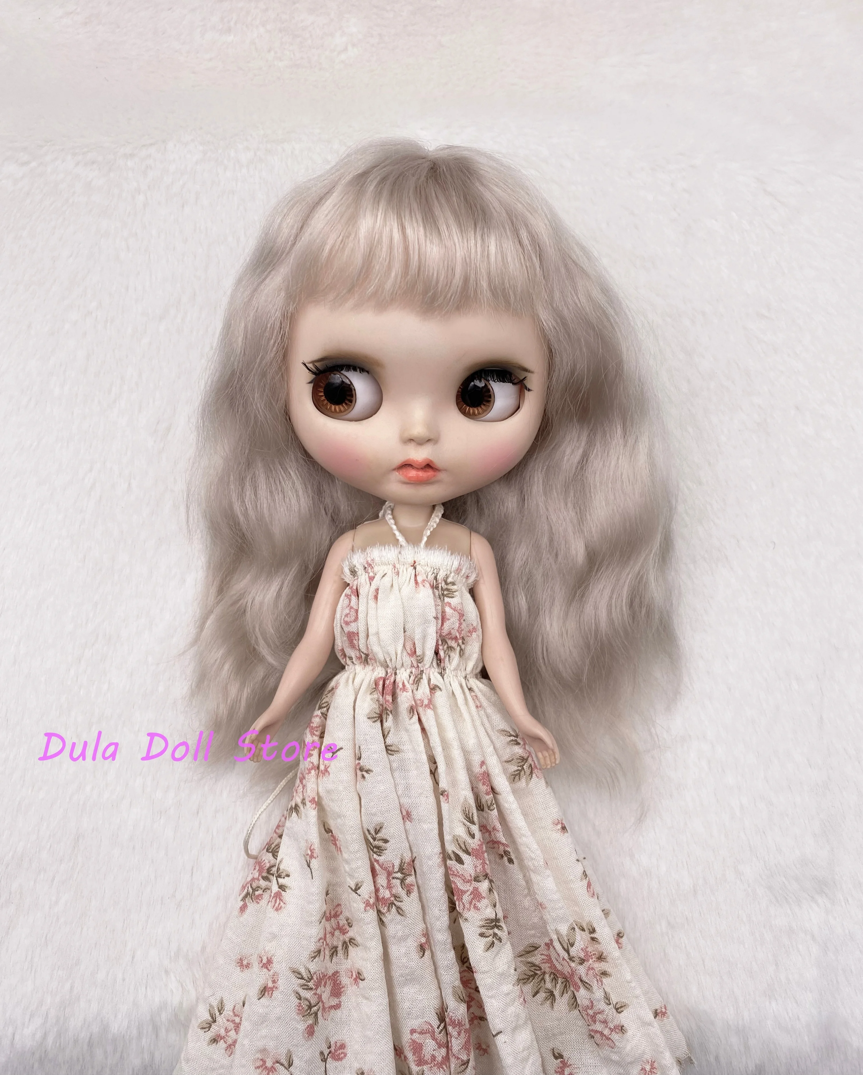 Dula Doll Wigs for Blythe Qbaby natural Mohair Linen grey shawl with bangs hard seams for 9-10 inch head
Dula Doll Wigs for Blythe Qbaby natural Mohair Linen grey shawl with bangs hard seams for 9-10 inch head
