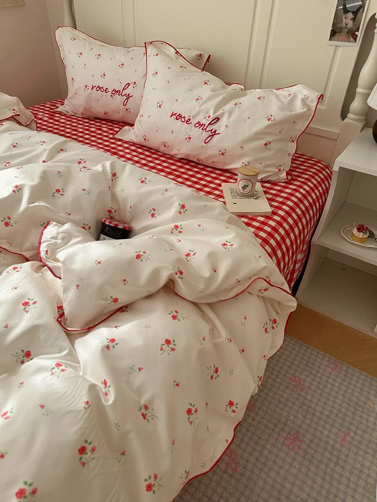 Ins Style Bedding Set Dormitory Bedding Three-Piece Set Floral Print Duvet Cover Sheet Fitted Sheet Soft Polyester Fabric
Ins Style Bedding Set Dormitory Bedding Three-Piece Set Floral Print Duvet Cover Sheet Fitted Sheet Soft Polyester Fabric
