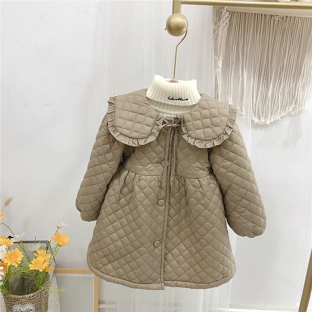 Girls Winter Warm Cotton Jackets Peter Pan Collar Single Breasted Plaid Outerwear 2023 New Thicken Kids Casual Coats
Girls Winter Warm Cotton Jackets Peter Pan Collar Single Breasted Plaid Outerwear 2023 New Thicken Kids Casual Coats