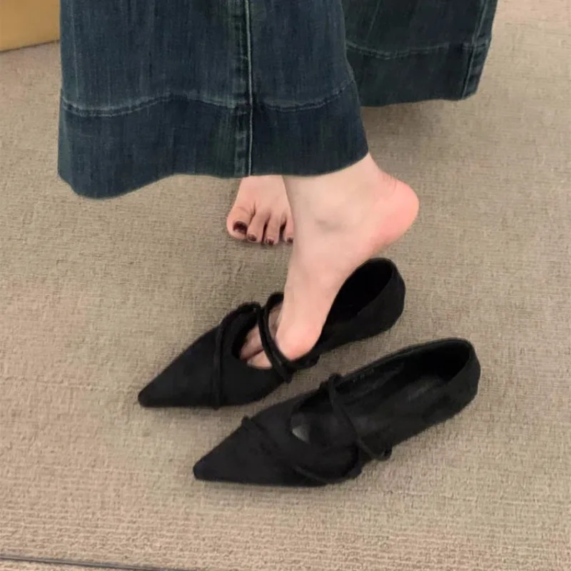 Retro Flat Ballet Dance Single Shoes Slip-On Low Heel Women's Footwear New Edition Breathable French Pointed Toe Casual Shoes
Retro Flat Ballet Dance Single Shoes Slip-On Low Heel Women's Footwear New Edition Breathable French Pointed Toe Casual Shoes